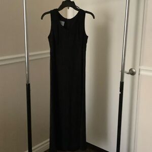 Chic Black Sleeveless Maxi Dress